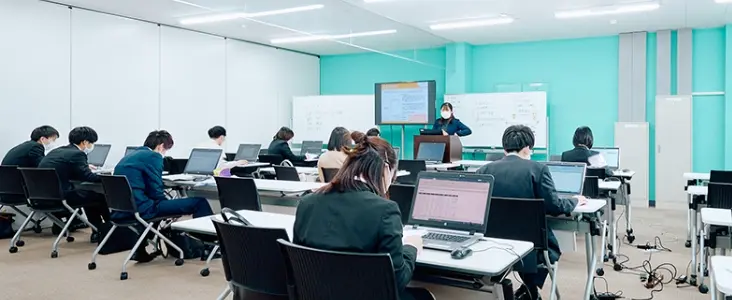 充実の講師陣による研修