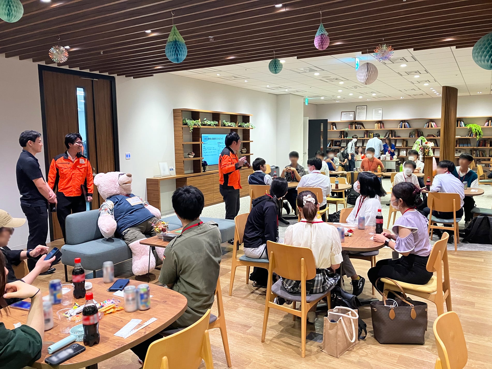 交流会は一度きりでは終わらない！定期的なつながりの場を用意