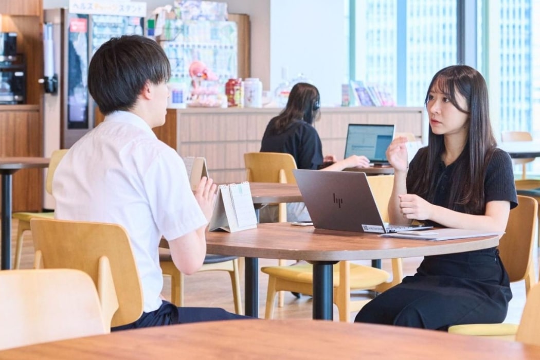 業界全体の残業時間の見直しに追従し、いち早く残業時間削減の取り組みを実施