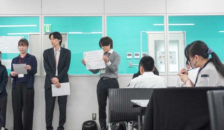 研修生が講師役となり、プログラムを考える。実践を通じて、主体的に動くことの大切さをあらためて学ぶ